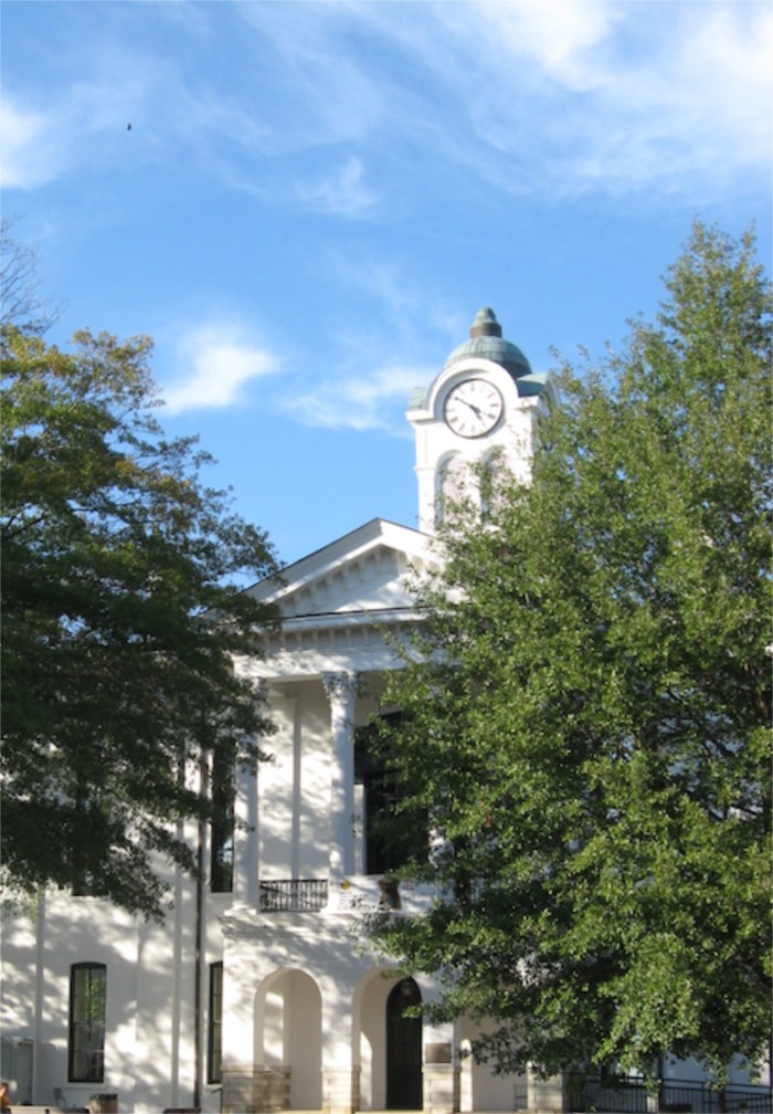 Oxford Square Courthouse photo by Kathy Miller
