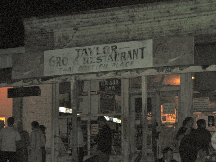 Taylor Grocery catfish dinners Mississippi photo by Kathy Miller