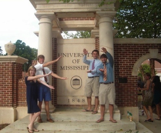 Gator Chomping At Ole Miss photo by Gavin Reinke