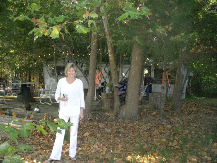 Kathy in front of Hank Burdine's Sycamore Plaza Ballroom photo by Joanne Astor