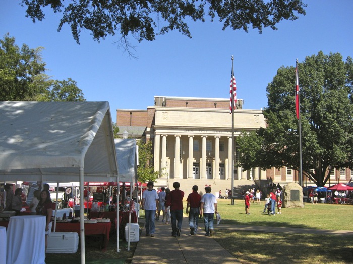 Gorgas Library on the Quad University of Alabama Tuscaloosa photo by Kathy Miller