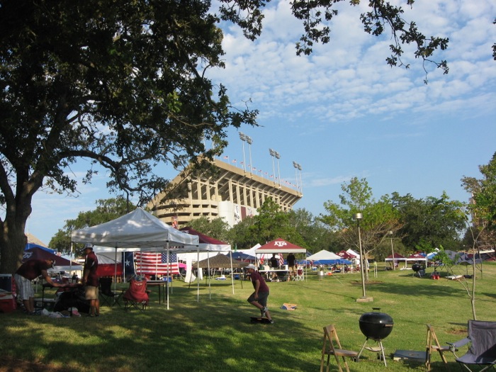 Setting up Spence Park Tailgate, Texas A&M photo by Kathy Miller