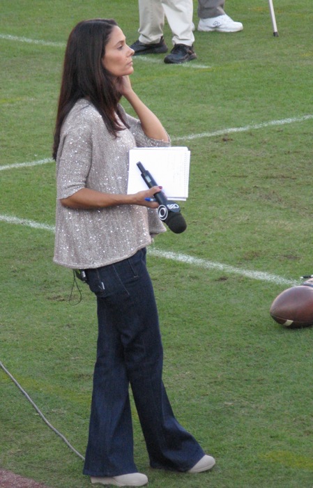 Tracy Wolfson CBS sideline reporter photo by Kathy Miller