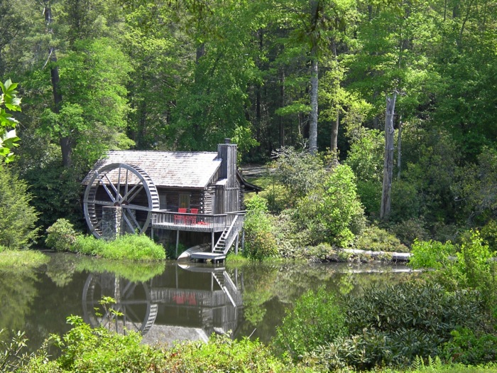 The Honeymoon Cottage at High Hampton photo by Kathy Miller