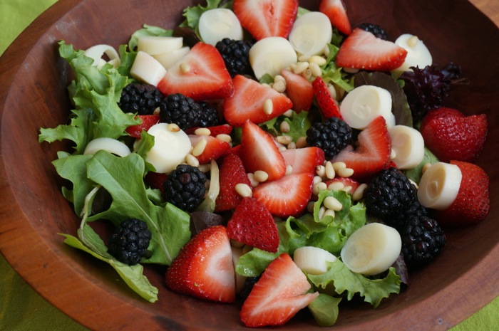Cashiers salad with strawberrie and hearts of palms photo by Kathy Miller