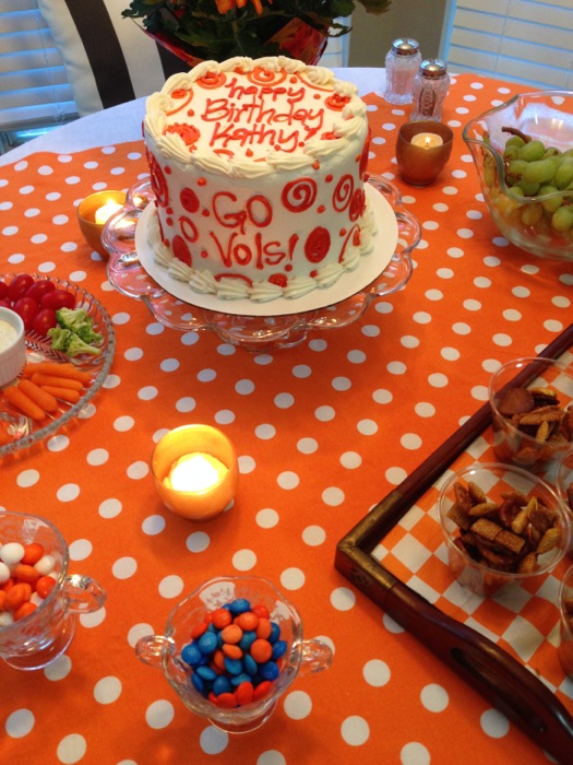 Beautiful cake with Go Vols from Magpies, Knoxville, Tennessee photo by Kathy Miller