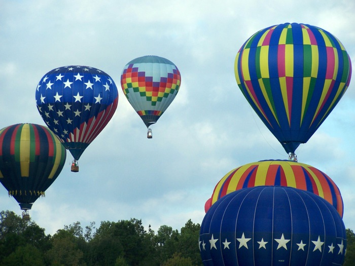 Balloons at the Great Mississippi Balloon Race 2014 photo by James Johnston