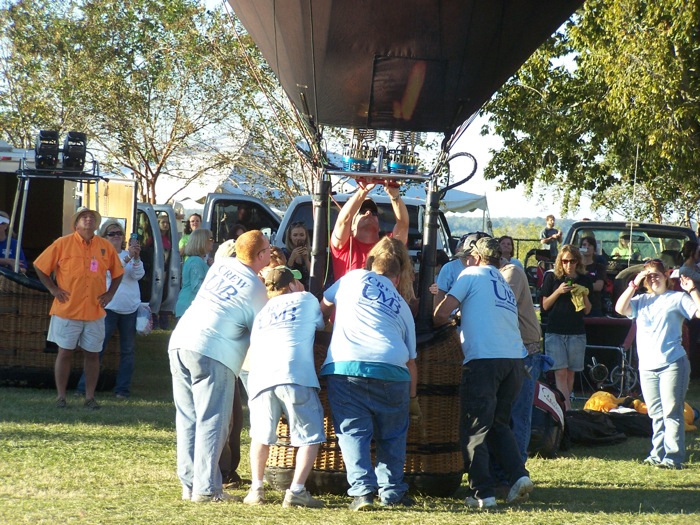 Getting the balloon ready photo by James Johnston