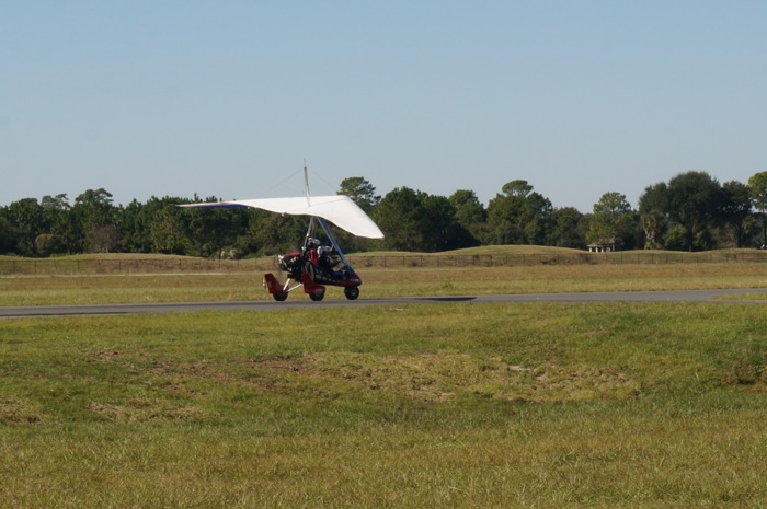 Clara and Gene taxiing down the runway photo by Kathy Miller