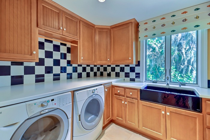 42 Marsh Creek laundry room with blue farm sink