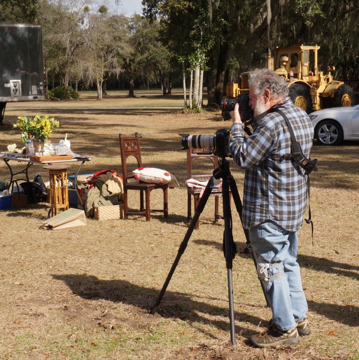 Steve Leimberg photographing A Picnic In The Grasss photo by Kathy Miller