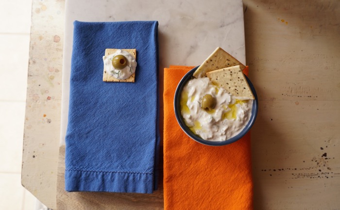 Tsatsiki with olive oil and black pepper crackers photo by Kathy Miller