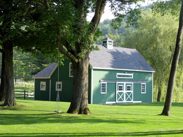 Green Barn on the Hollow photo by Kathy Miller