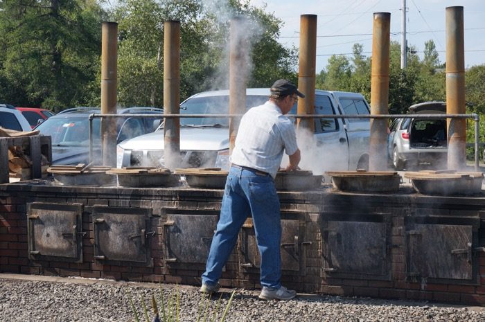 Trenton Bridge Lobsterman steaming the lobster photo by Kathy Miller