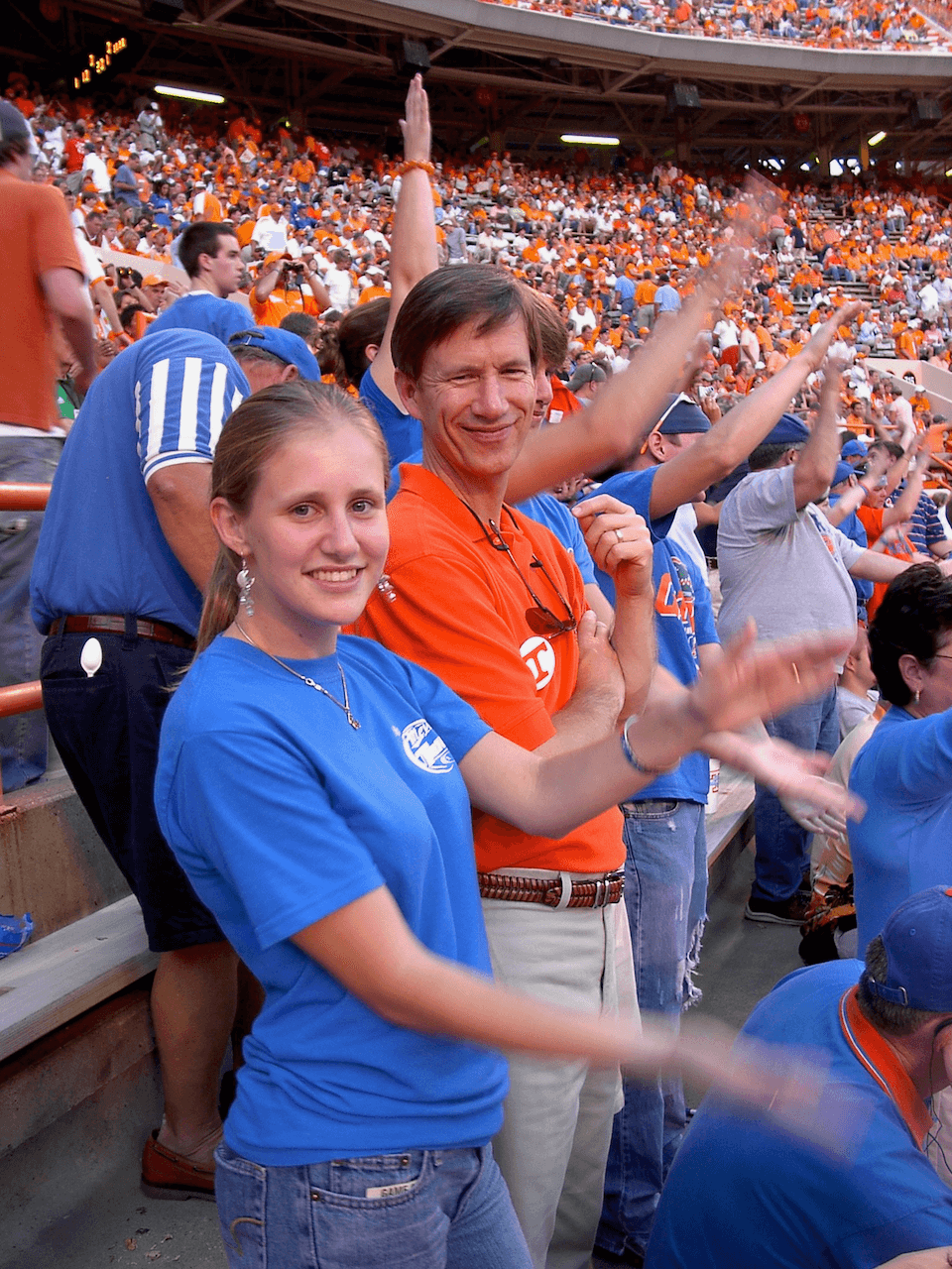 Lizzy Gator Chomping at Tennessee game photo by Kathy Miller