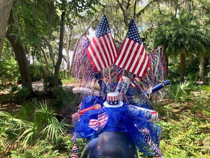 PBR tallboys in my 4th of July mailbox decoration photo by Kathy Miller