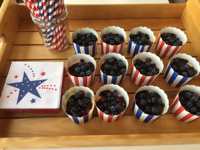 MINI BLUEBERRY CHEESECAKE IN STRIPE CUPS