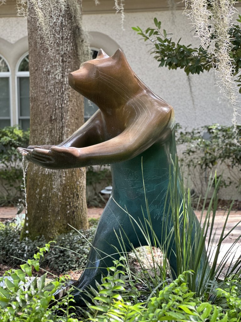 Bear sculpture fountain